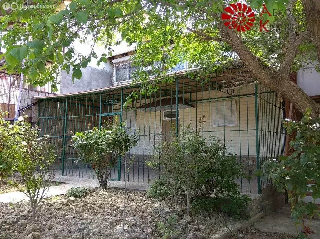 Дом в Орджоникидзе, улица Бондаренко (160 м) - Фото 1
