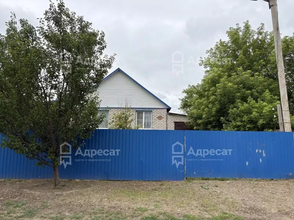 Дом в Волгоградская область, Ольховский район, с. Зензеватка ... - Фото 0