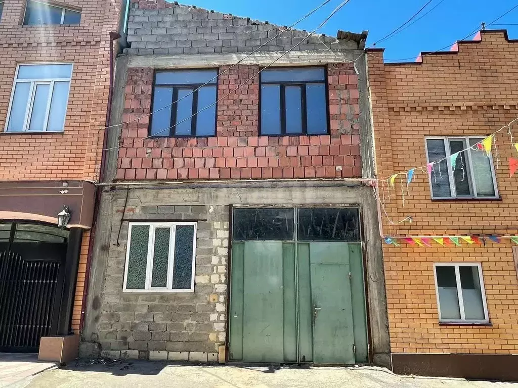 Дом в Дагестан, Махачкала ул. Мурсалова, 81 (200 м) - Фото 1