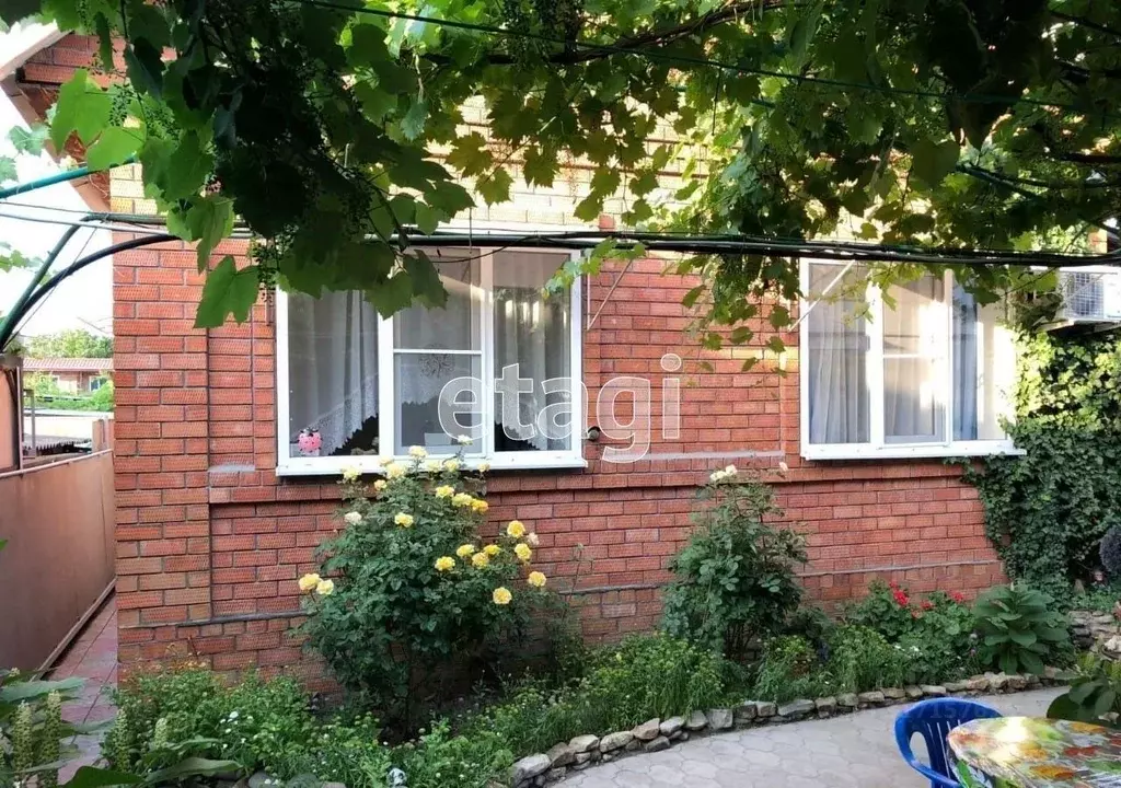 Дом в Краснодарский край, Ейск  (300 м) - Фото 0