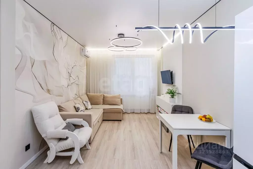 1-к кв. Тюменская область, Тюмень ул. Фармана Салманова, 16 (39.7 м) - Фото 2