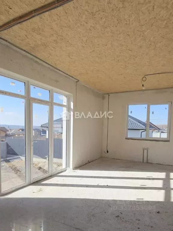 Дом в Крым, Симферопольский район, Добровское с/пос, с. Заречное ул. ... - Фото 2