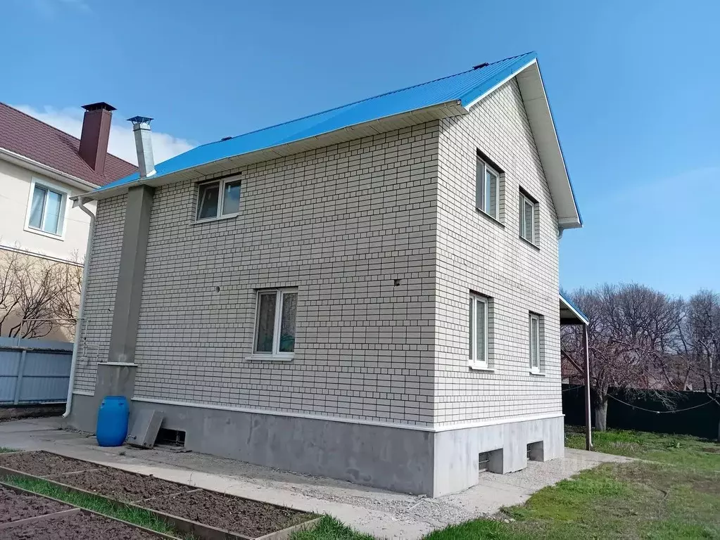 Дом в Саратовская область, пос. Новогусельский  (120 м) - Фото 1