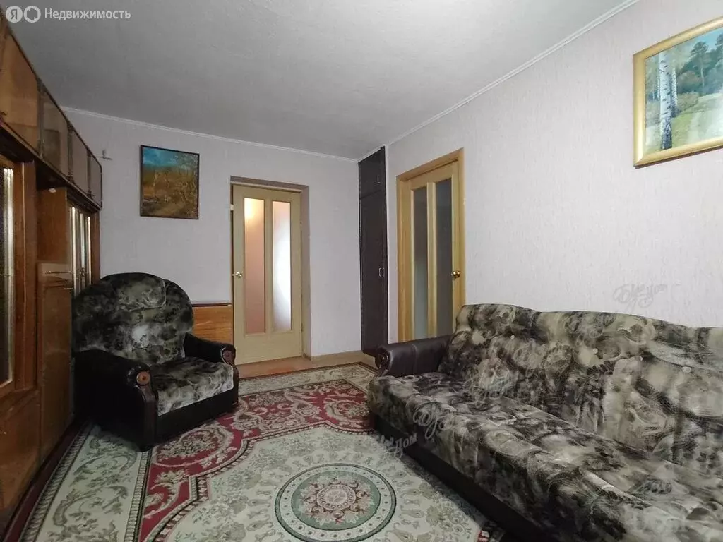 3-комнатная квартира: Биробиджан, Комсомольская улица, 2 (61.9 м) - Фото 1