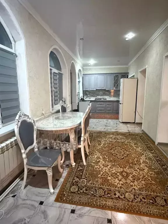 Дом в Дагестан, Махачкала ул. Лаптиева, 40 (100 м) - Фото 0