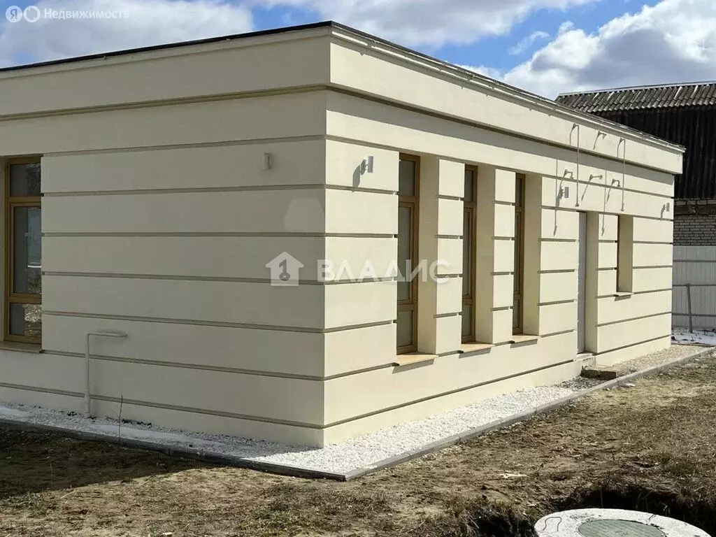 Дом в Лакинск, улица Карла Маркса, 6 (100 м) - Фото 1