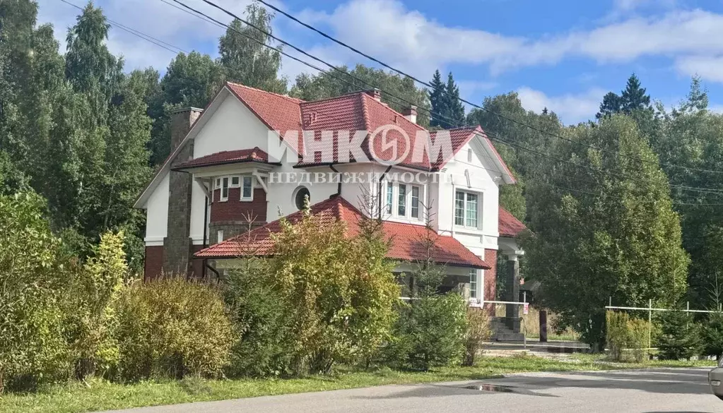 Дом в Москва пос. Шишкин Лес, ул. Заречная, 89 (384 м) - Фото 1