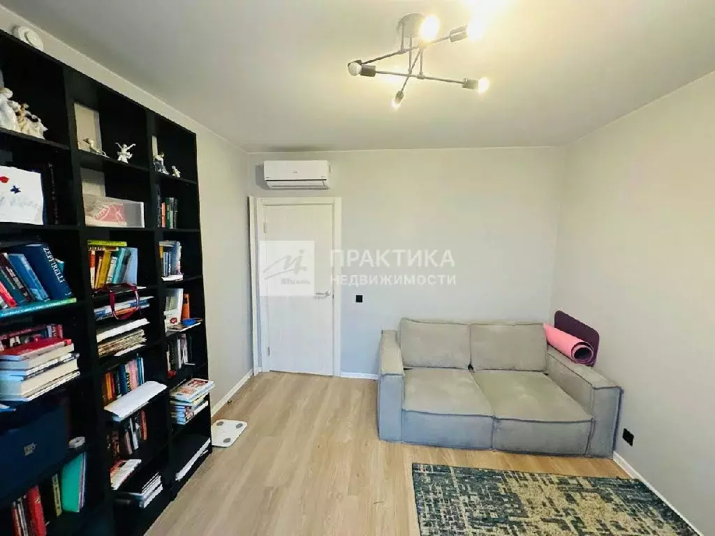 Продается 4-комнатная квартира - Фото 2