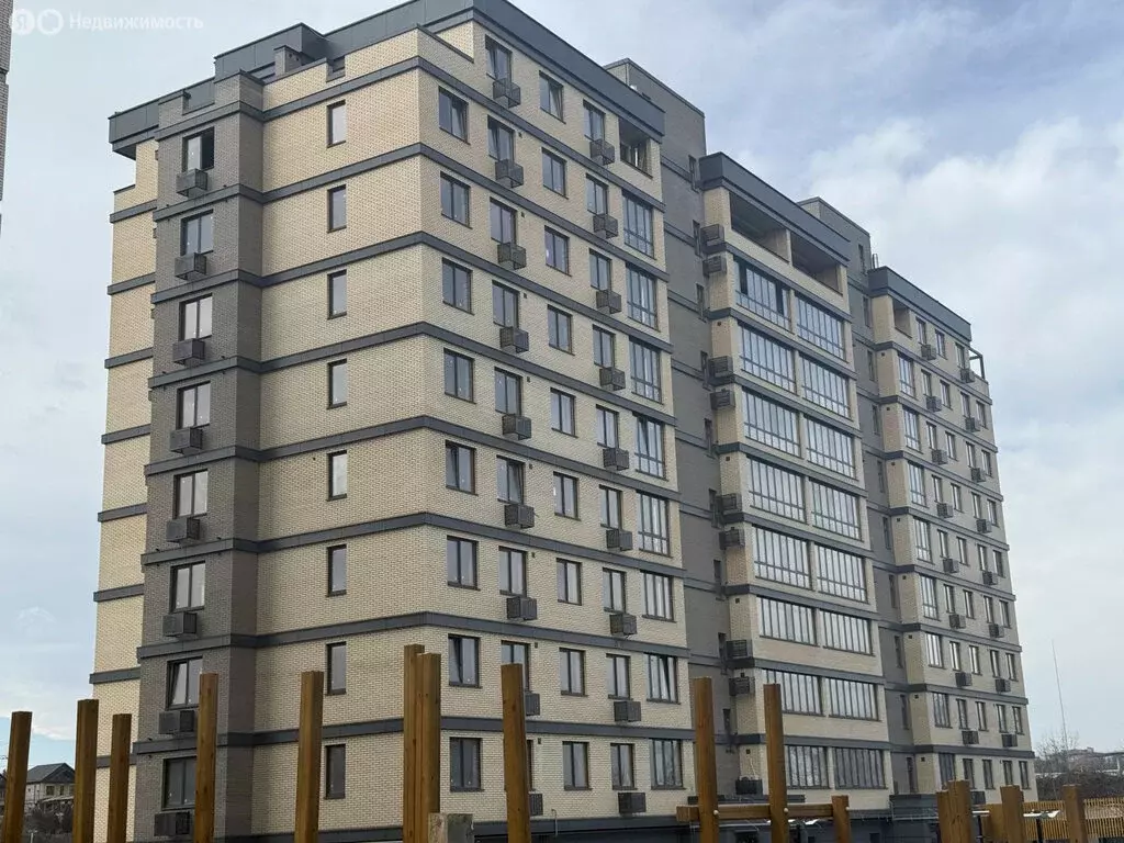 4-комнатная квартира: Владикавказ, Курская улица, 1Д (228 м) - Фото 1