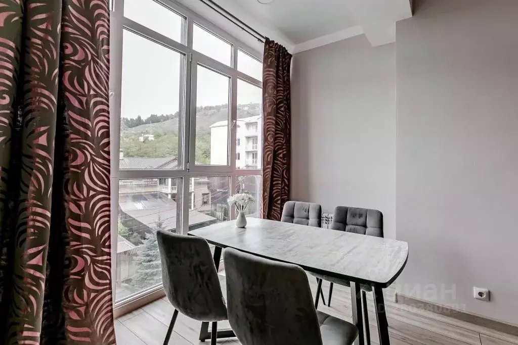 2-к кв. Ставропольский край, Кисловодск ул. Декабристов, 36/1 (45.0 м) - Фото 0