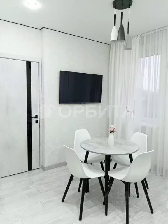 2-к кв. Тюменская область, Тюмень Комбинатская ул., 16к1 (60.0 м) - Фото 1