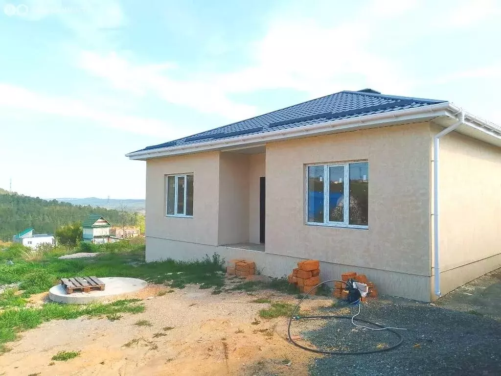 Дом в село Лозовое, улица им. Александра Пушкина, 28Б (115 м) - Фото 1