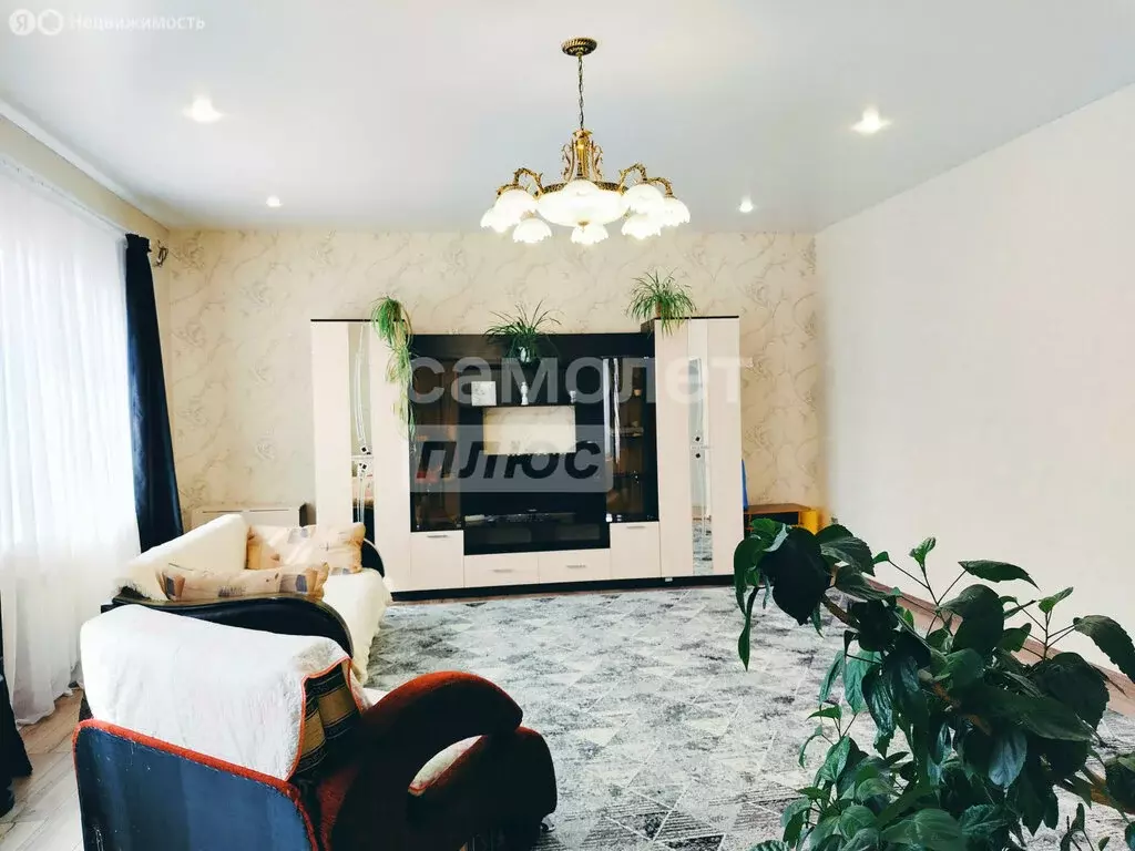 Дом в Республика Башкортостан, Октябрьский (381 м) - Фото 1