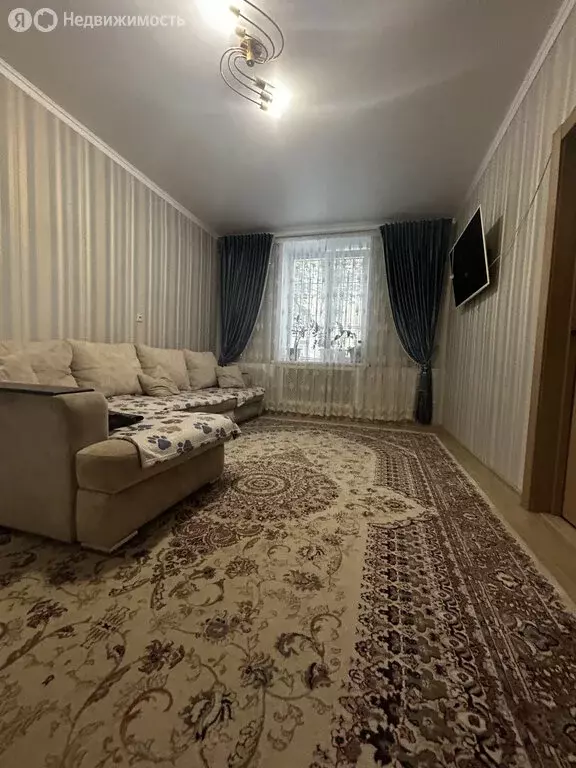 4-комнатная квартира: Уфа, улица Калинина, 8 (96.1 м) - Фото 1