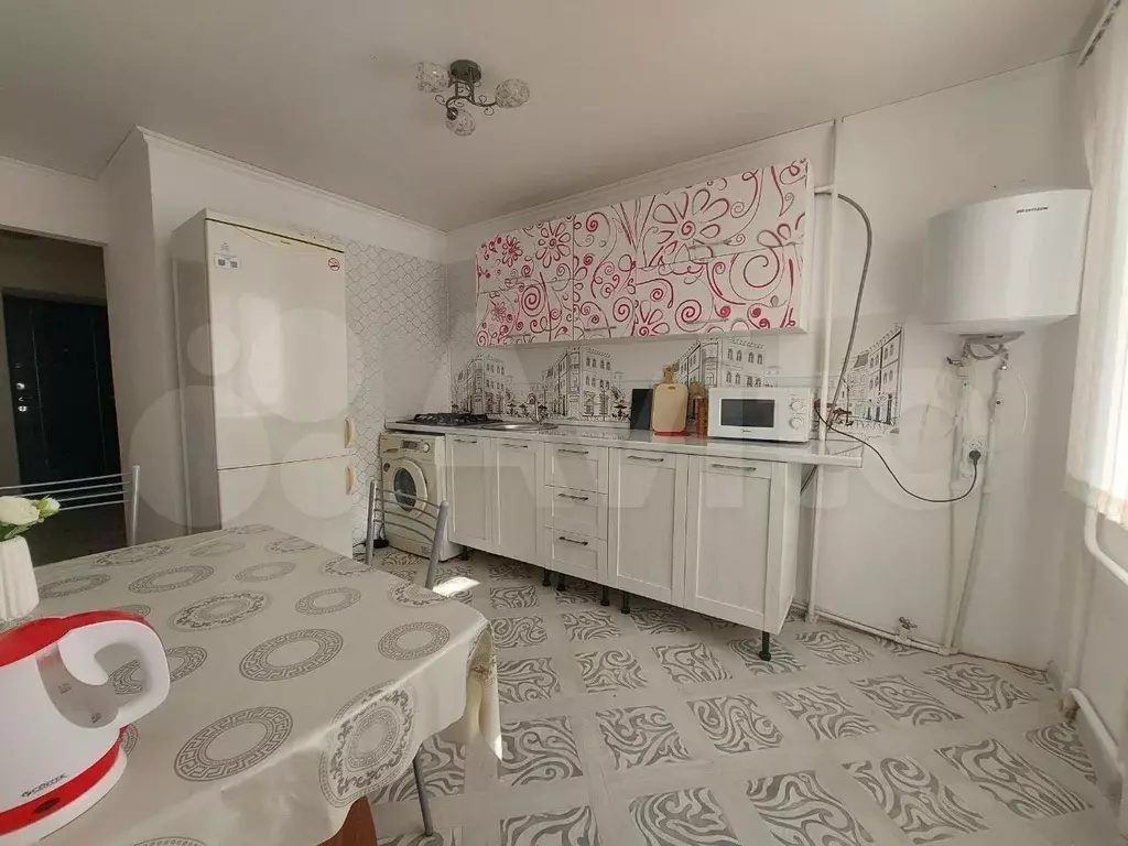 1-к. квартира, 35 м, 4/4 эт. - Фото 0