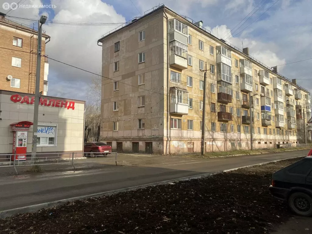 3-комнатная квартира: Нижний Тагил, улица Коминтерна, 35 (56 м) - Фото 0