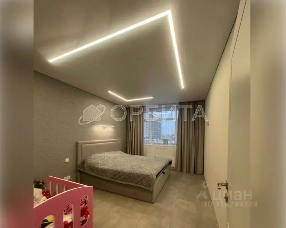 2-к кв. Тюменская область, Тюмень ул. Тимофея Чаркова, 87 (74.22 м) - Фото 0