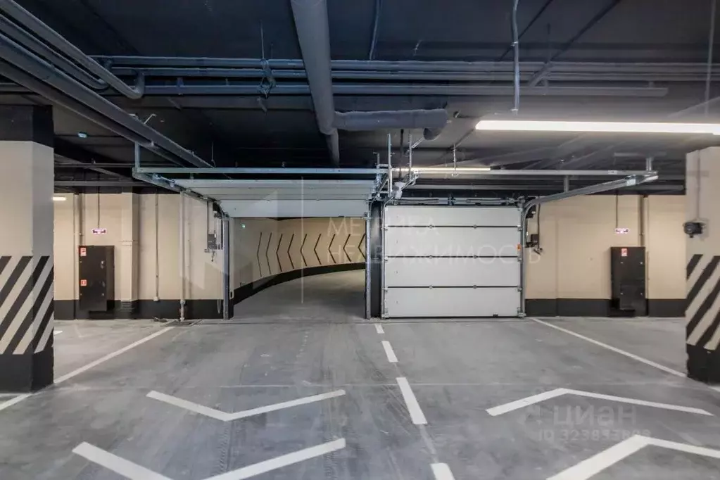 Гараж в Тюменская область, Тюмень ул. Тимофея Чаркова, 93 (26 м) - Фото 1