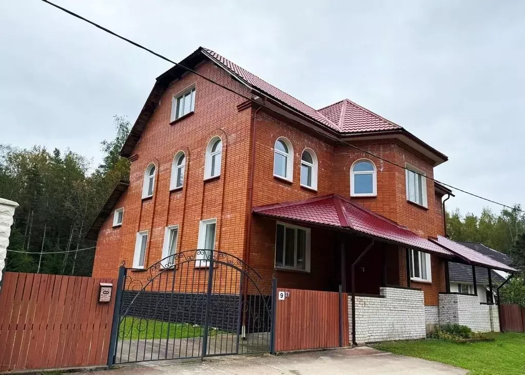 Коттедж в Ленинградская область, Кингисепп ул. Кленовая, 9 (334 м) - Фото 2