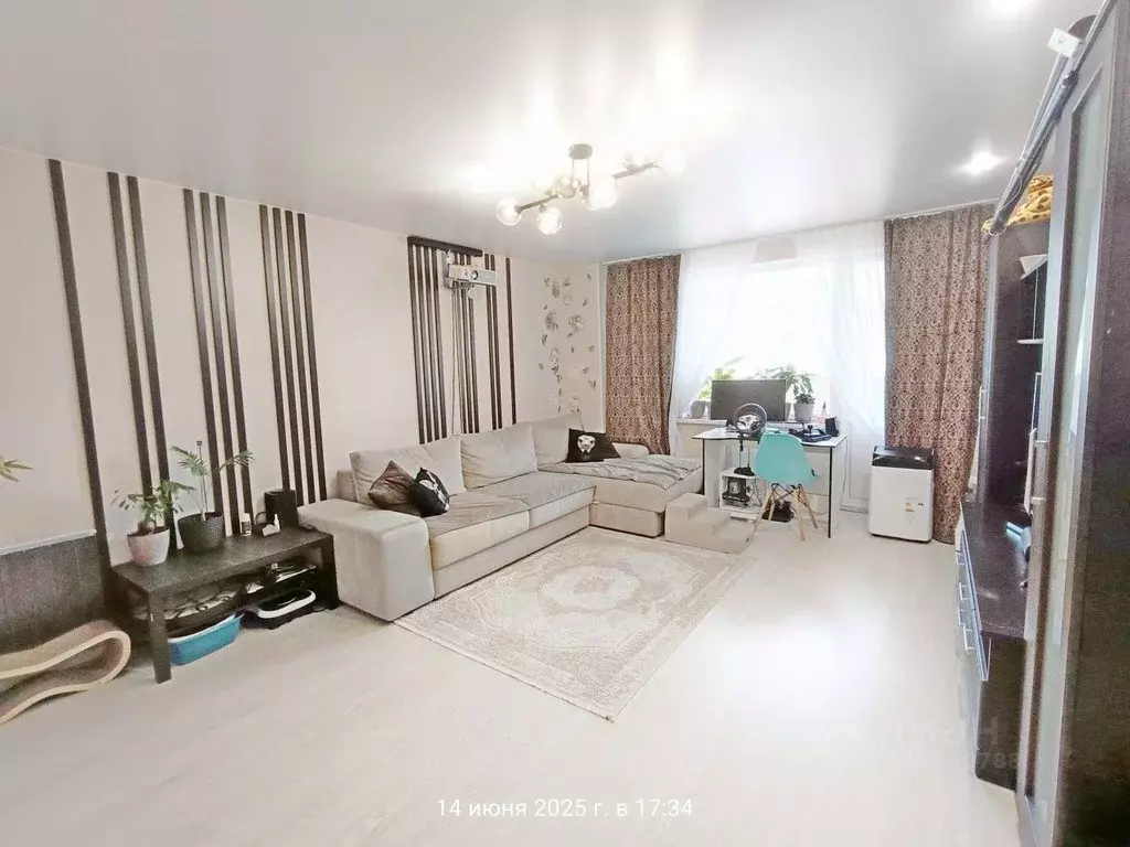 3-к кв. Свердловская область, Екатеринбург ул. Рощинская, 46 (83.0 м) - Фото 1