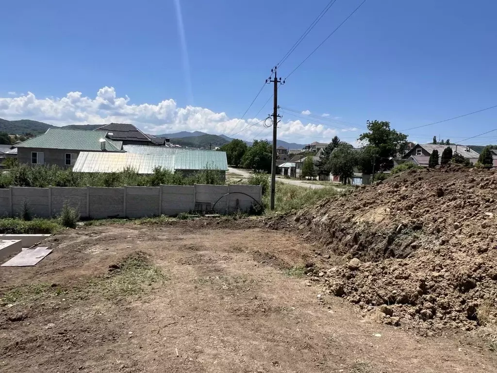 Участок в Кабардино-Балкария, Нальчик городской округ, с. Кенже ул. ... - Фото 0