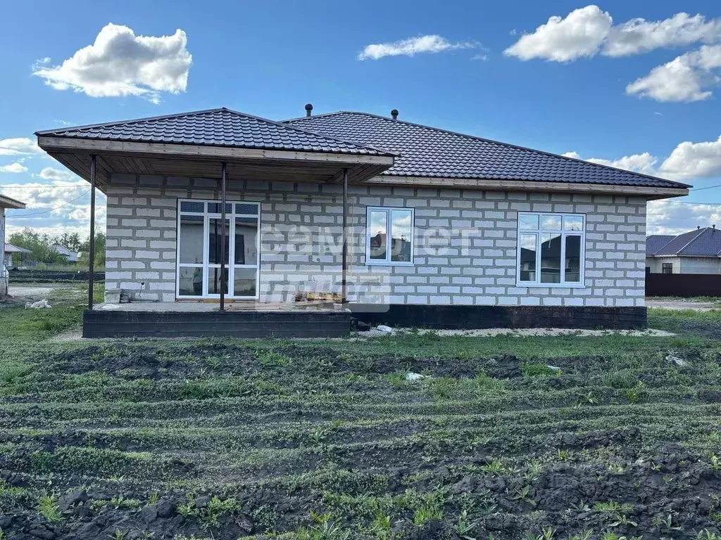 Дом в Липецкая область, Грязинский муниципальный округ, с. Казинка ул. ... - Фото 1