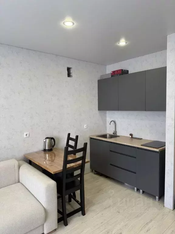 Студия Тюменская область, Тюмень ул. Николая Ростовцева, 24 (27.4 м) - Фото 1