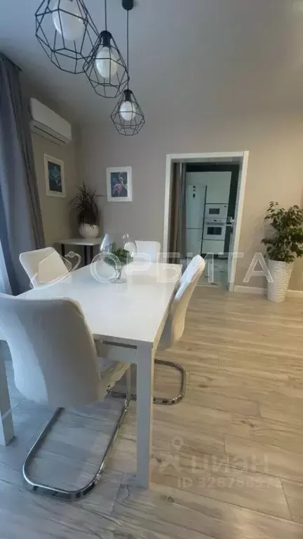 3-к кв. Тюменская область, Тюмень ул. Федюнинского, 30к2 (87.7 м) - Фото 1