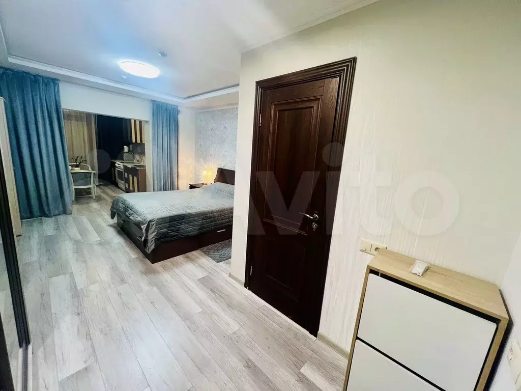 Апартаменты-студия, 50 м, 3/3 эт. - Фото 1