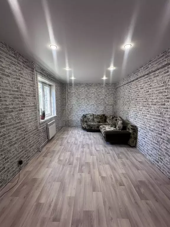 2-к. квартира, 43 м, 1/5 эт. - Фото 1