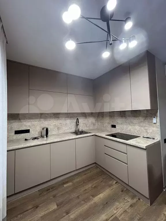 2-к. квартира, 75 м, 8/10 эт. - Фото 1