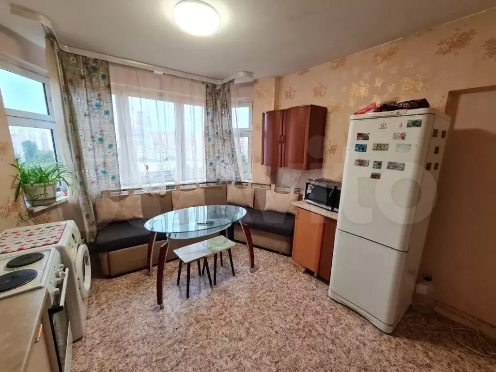 2-к. квартира, 60 м, 10/14 эт. - Фото 0