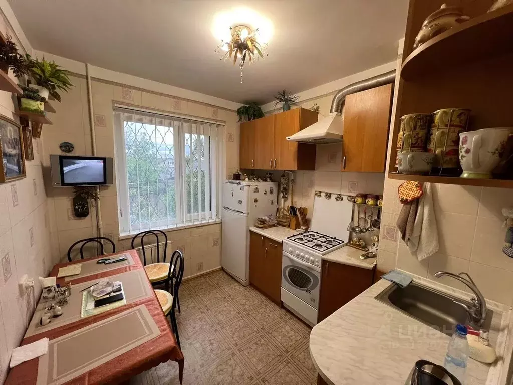 2-к кв. Крым, Симферополь ул. Дружбы, 62 (50.0 м) - Фото 0