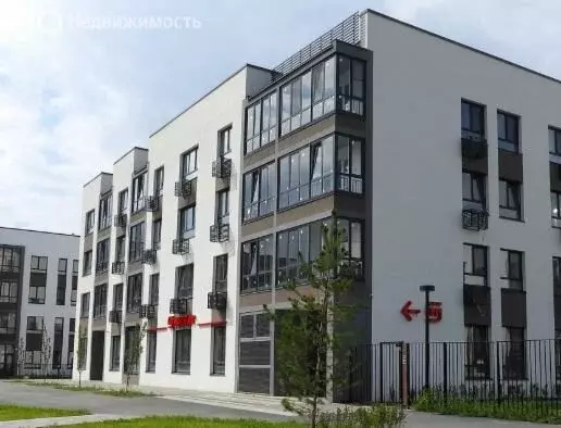 1-комнатная квартира: Тюмень, улица Сергея Свиридова, 9 (35.3 м) - Фото 1