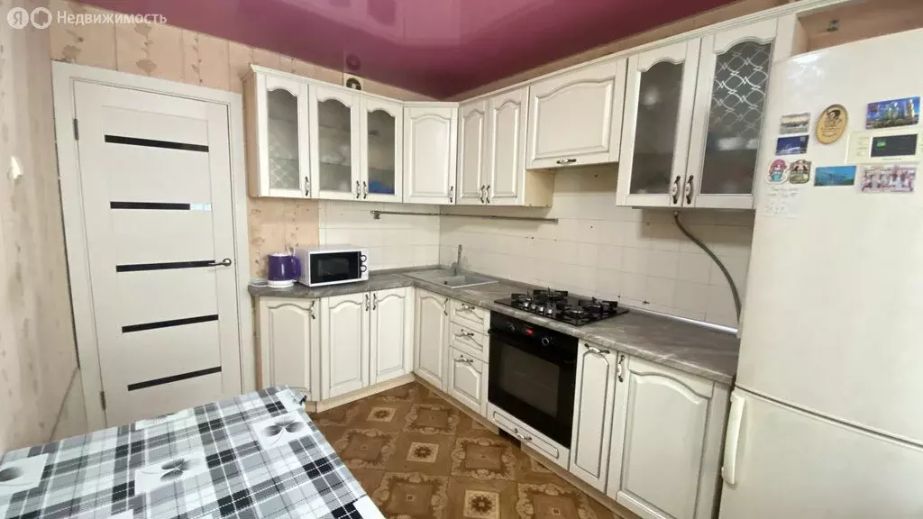 3-комнатная квартира: Зеленодольск, улица Бакы Урманче, 7 (73.7 м) - Фото 1