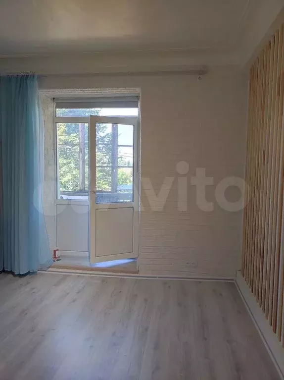 Комната 18 м в 4-к., 2/2 эт. - Фото 0