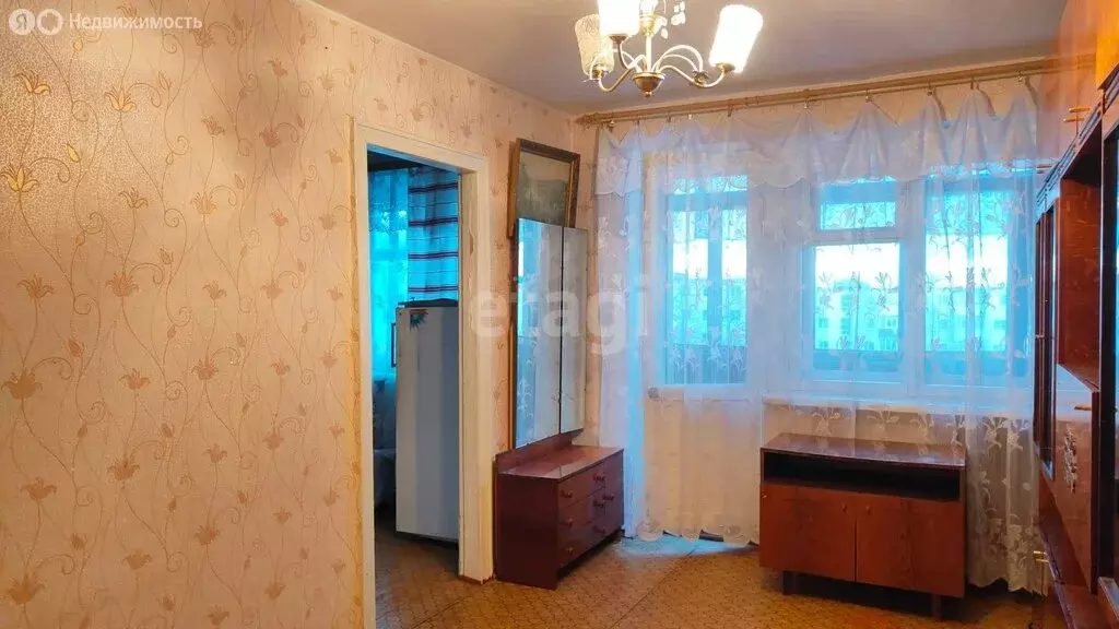 2-комнатная квартира: Губкин, улица Кирова, 44 (42 м) - Фото 1
