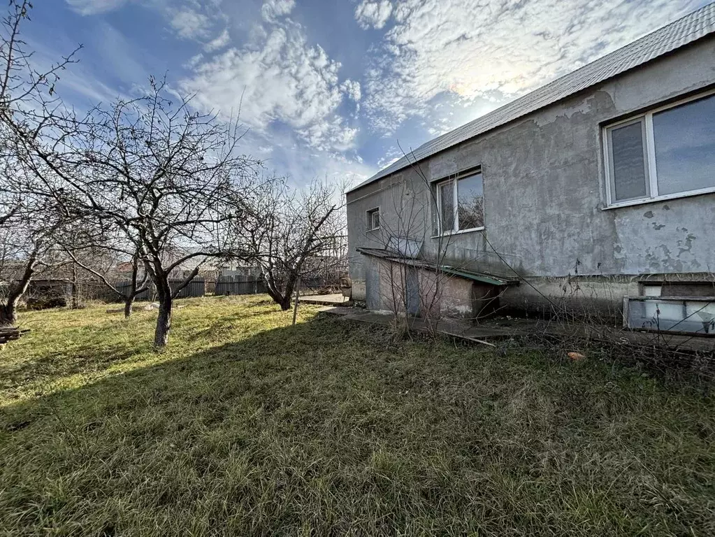 Дом в Крым, Симферополь ул. Мерджан, 2 (150 м) - Фото 1