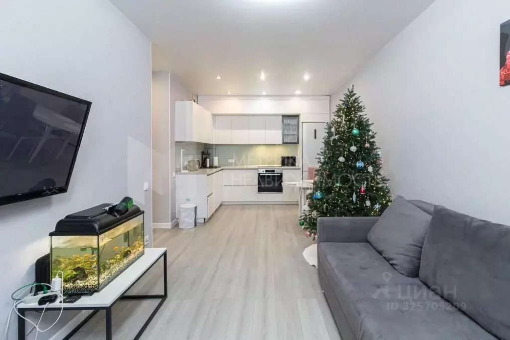 2-к кв. Тюменская область, Тюмень ул. Пархоменко, 119 (61.39 м) - Фото 1