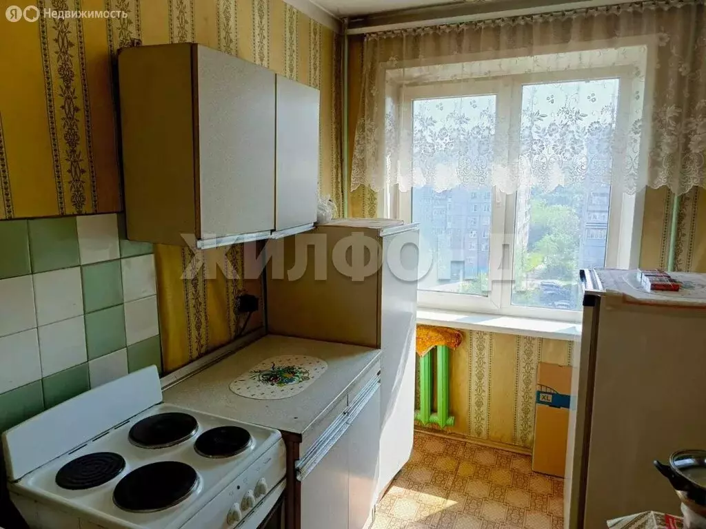 3-комнатная квартира: Барнаул, улица 40 лет Октября, 2/18 (59.5 м) - Фото 1