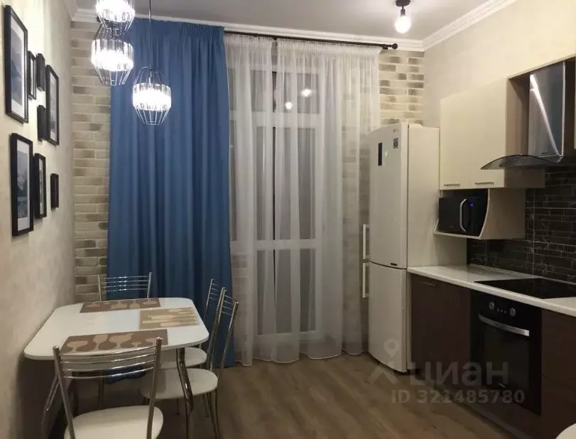 2-к кв. Омская область, Омск ул. Волховстроя, 23 (80.0 м) - Фото 0