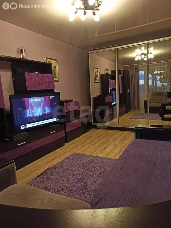 2-комнатная квартира: посёлок Октябрьский, 50 (42.1 м) - Фото 1