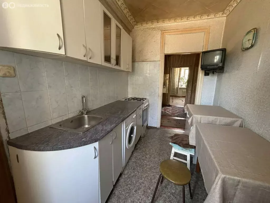 3-комнатная квартира: Волгоград, улица 95-й Гвардейской Дивизии, 4 ... - Фото 2