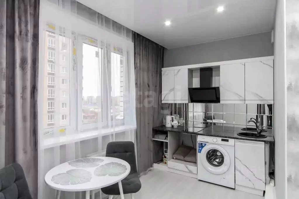 Студия Тюменская область, Тюмень Дамбовская ул., 27к1 (33.9 м) - Фото 1