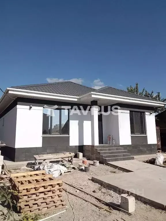 Дом в Крым, Симферопольский район, 3-й массив садовые участки ул. ... - Фото 1