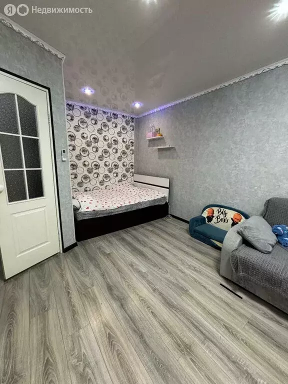 1-комнатная квартира: Октябрьский, 29-й микрорайон, 16 (42 м) - Фото 1