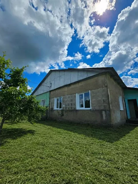 Дом в Калужская область, Бабынинский муниципальный округ, с. ... - Фото 1