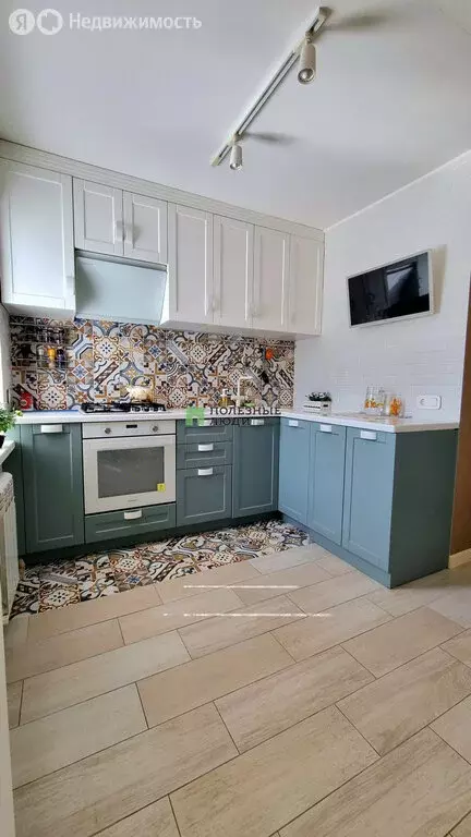 3-комнатная квартира: Астрахань, улица Комсомольская Набережная, 15 ... - Фото 1