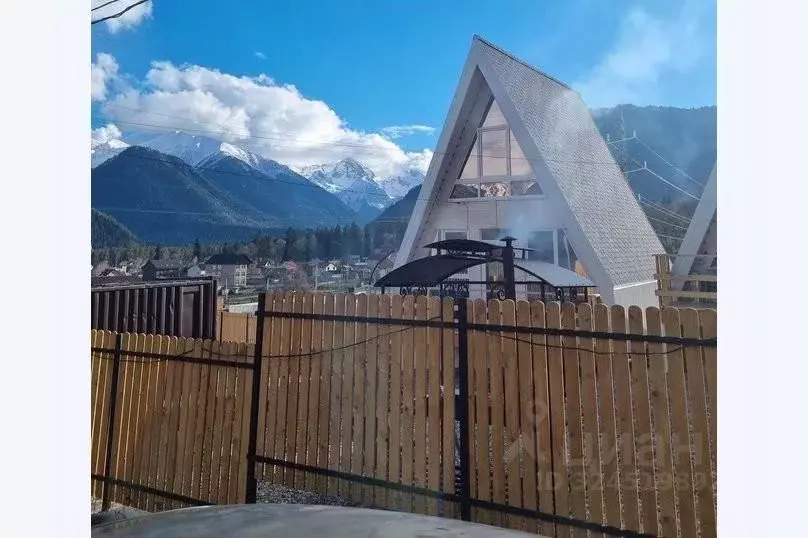 Дом в Карачаево-Черкесия, Зеленчукский район, с. Архыз ул. Курджиева, ... - Фото 2