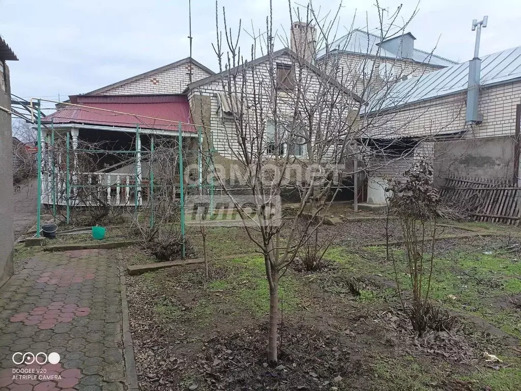 Дом в Калмыкия, Элиста ул. Сян-Белгина (141 м) - Фото 1